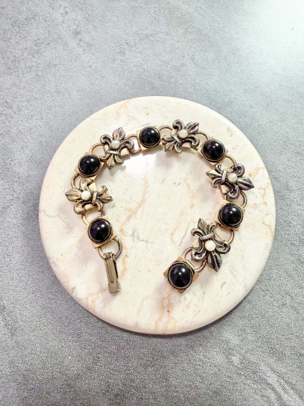 Vintage Victorian Revival fleur-de-lis Bracelet Black Stone Book Chain Link